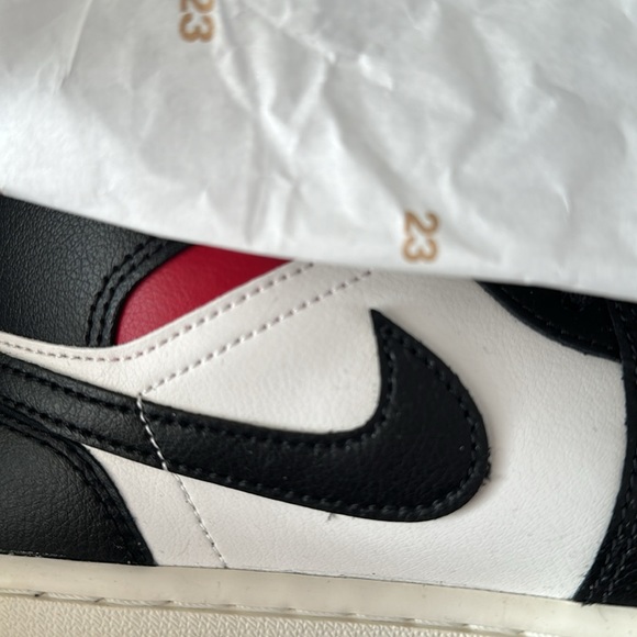 ACTIVEWEAR ▪️Air Jordan 1 Mid ( NWT) size 9 - Picture 11 of 13